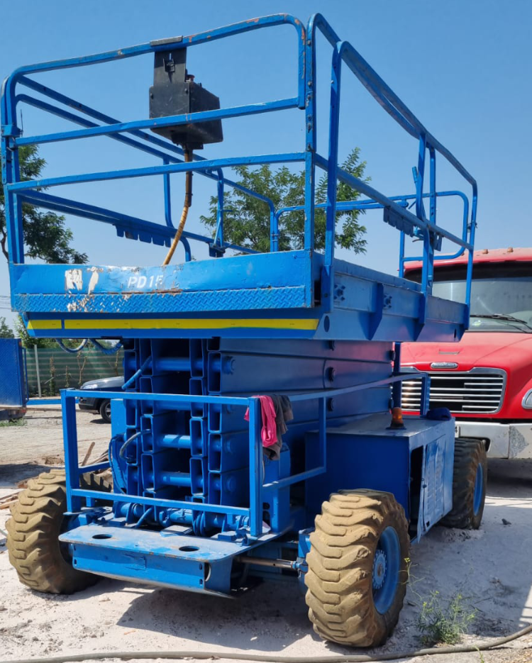 SEVICIO ALZAHOMBRE DE TIJERA MOTOIZADO 15 MTS